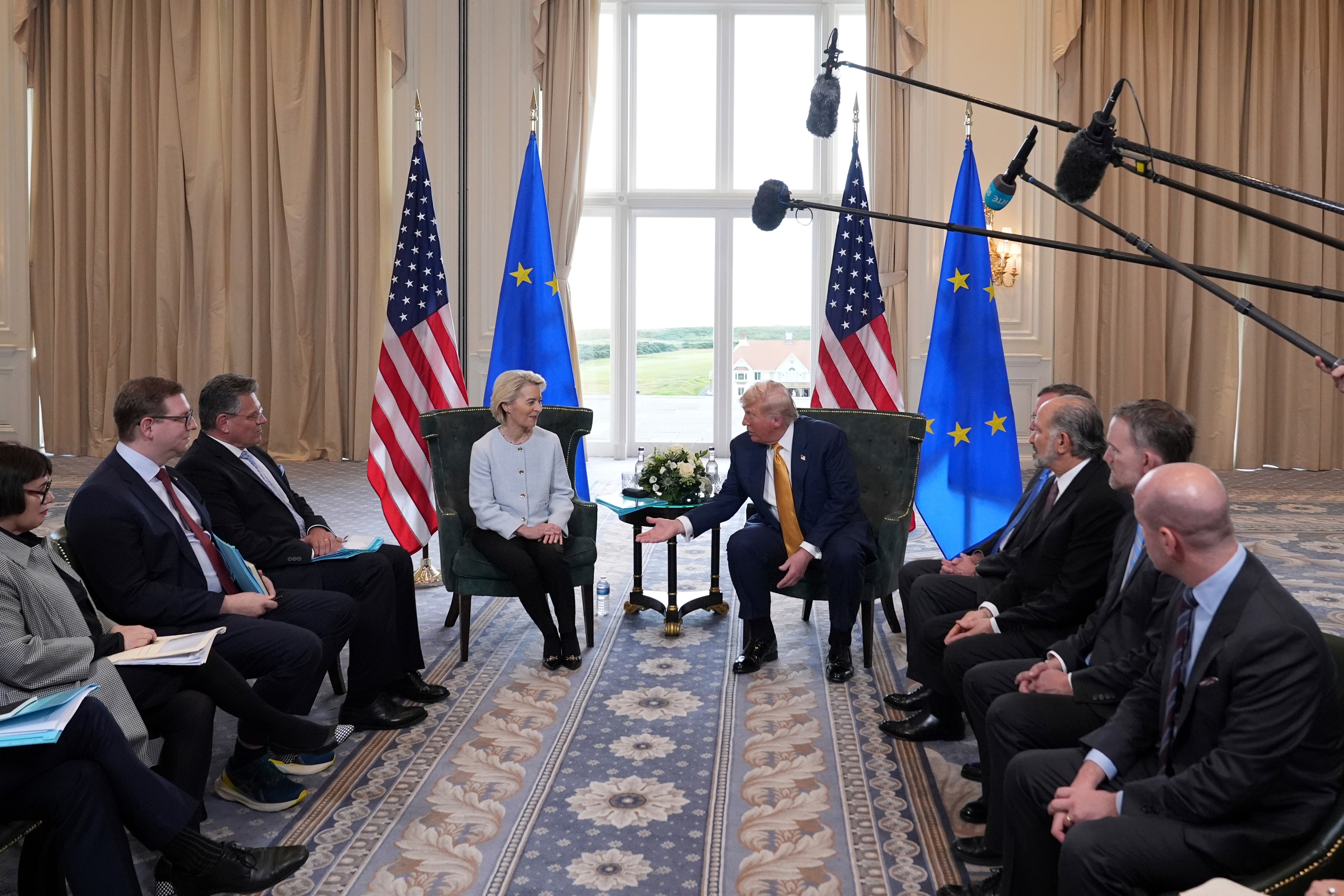 Rokovanie európskej a americkej delegácie v Škótsku